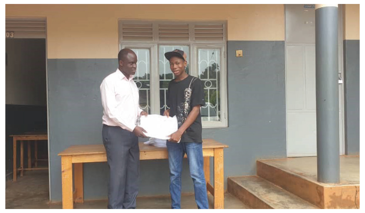Beneficiaries of Formal Education Receive Mosquitoes Nets to Fight Malaria